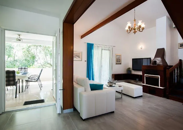 Ingrid 度假居 特罗吉尔