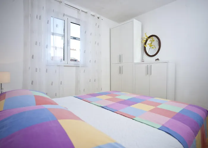 Ingrid 度假居 特罗吉尔