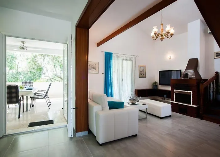 Ingrid 度假居 特罗吉尔